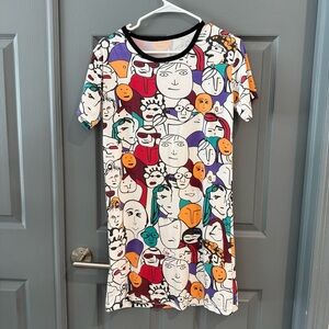 Abstract Faces Print T-Shirt Dress in White with Multicolor Faces